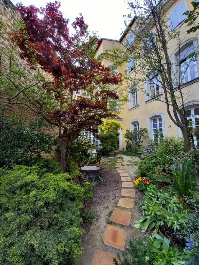 Entre Vignes Et Dentelles Hotel Courthezon Exterior photo
